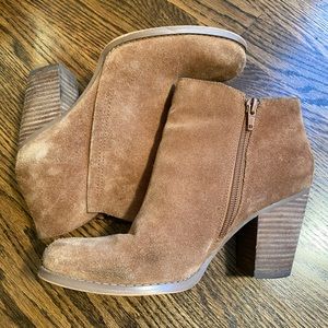 Brown Guess booties